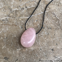 Charger l'image dans la galerie, Pendentif Quartz Rose percé