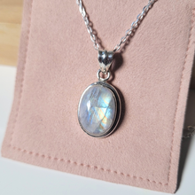 Charger l'image dans la galerie, Pendentif Pierre de Lune Bella Luna