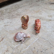 Charger l'image dans la galerie, animaux d'Afrique en pierre