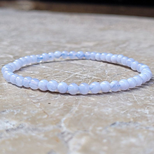 Charger l'image dans la galerie, bracelet fin en calcedoine