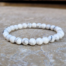 Charger l'image dans la galerie, Bracelet Howlite / Magnésite Perles 6mm
