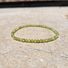 Charger l'image dans la galerie, Bracelet Peridot 3mm