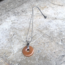 Charger l'image dans la galerie, Pendentif donut en Cornaline