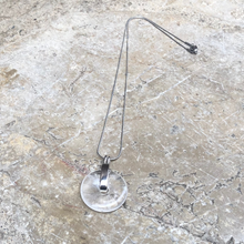 Charger l'image dans la galerie, Pendentif Disque Bi en Cristal de Roche