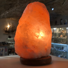 Charger l'image dans la galerie, lampe-en-sel-forme-flamme_1