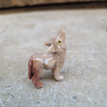 Charger l'image dans la galerie, loup en pierre naturelle