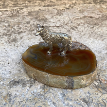 Charger l'image dans la galerie, loup en etain sur agate