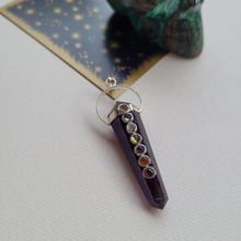 Charger l'image dans la galerie, pendentif pointe 7 chakras