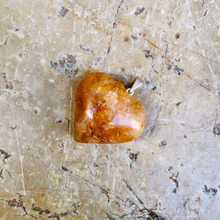 Charger l'image dans la galerie, Pendentif en forme de coeur