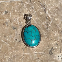 Charger l'image dans la galerie, pendentif en turquoise et en argent