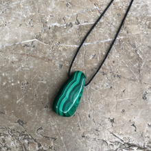 Charger l'image dans la galerie, Pendentif Malachite Percé