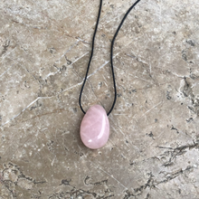 Charger l'image dans la galerie, Pendentif Quartz Rose percé
