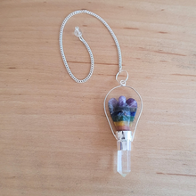 Charger l'image dans la galerie, Pendule Ange et 7 chakras et cristal de roche