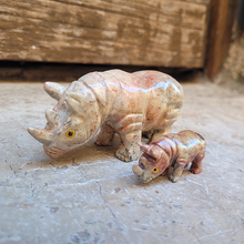 Charger l'image dans la galerie, rhinoceros en pierre
