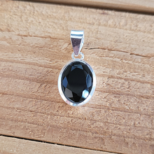 Charger l'image dans la galerie, Pendentif Onyx Facetté