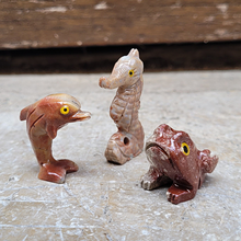 Charger l'image dans la galerie, dauphin en pierre naturelle