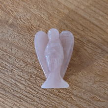 Charger l'image dans la galerie, Ange en pierre naturelle