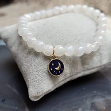Charger l'image dans la galerie, Bracelet Pierre de Lune Symbole Lune