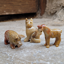 Charger l'image dans la galerie, cochon, chat et cheval en pierre naturelle
