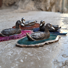 Charger l'image dans la galerie, Famille Canards en Etain sur Agates