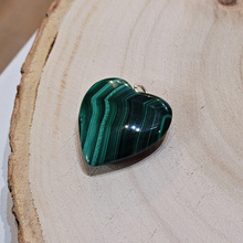 Charger l'image dans la galerie, Pendentif Cœur en Malachite FAMILYSTONES