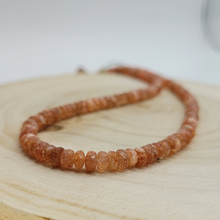 Charger l'image dans la galerie, Collier en Pierre de Soleil Facetté