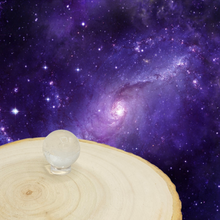 Charger l'image dans la galerie, Petite Sphère en Cristal de Roche (diamètre 3cm)