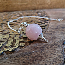 Charger l'image dans la galerie, Pendule Sphère Quartz Rose- Sephoroton