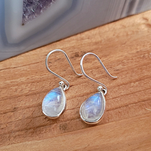 Charger l'image dans la galerie, Boucles d'Oreilles Goutte Pierre de Lune, montée sur Argent