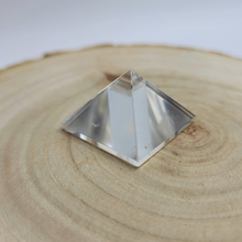 Charger l'image dans la galerie, Pyramide en Cristal de Roche