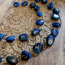 Charger l'image dans la galerie, jeu de runes en agate