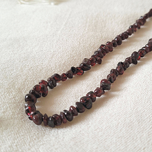 Charger l'image dans la galerie, Collier Ras de Cou en Grenat