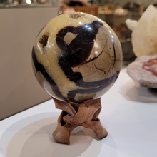 Charger l'image dans la galerie, Sphère en Septaria