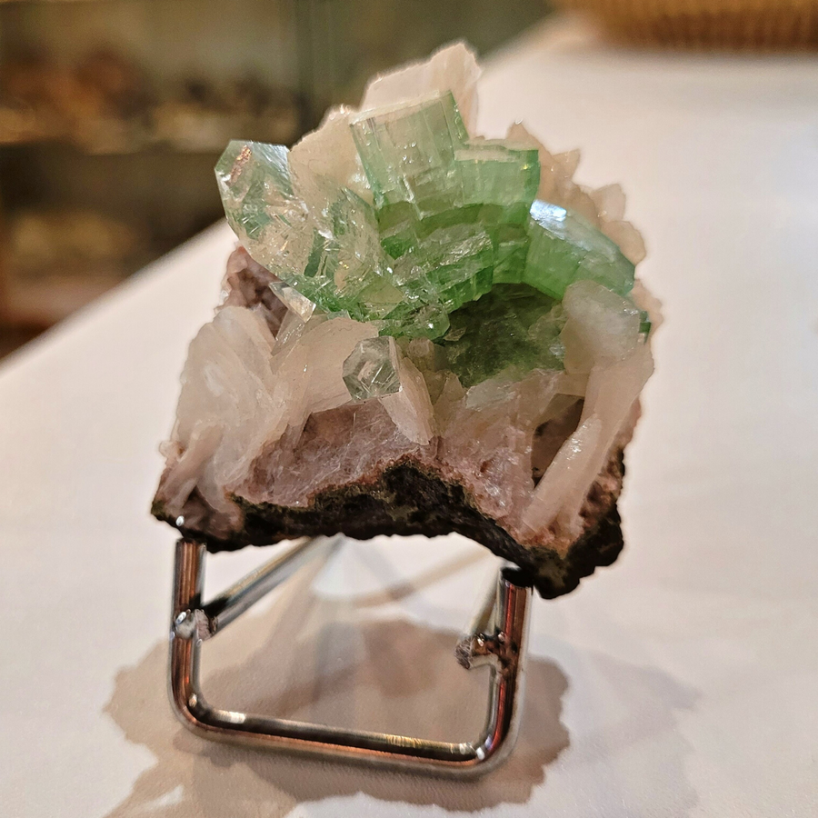 Apophyllite verte , pierre brute