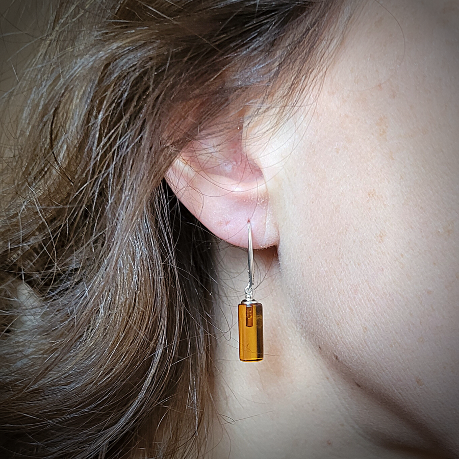 Boucles d'oreilles Cylindre pendantes en Ambre montées sur Argent