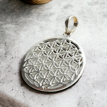 Charger l'image dans la galerie, pendentif en argent fleur de vie