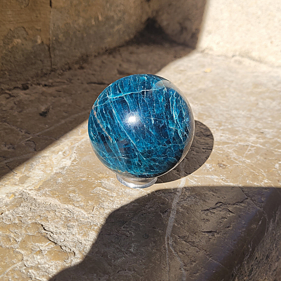 Sphère Apatite 5.5 cm - Familystones Pièce unique