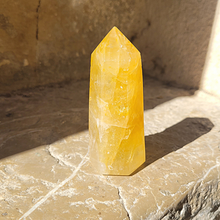 Charger l'image dans la galerie, Obélisque Citrine 10 cm Familystones