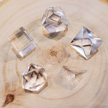 Charger l'image dans la galerie, Boîte de Solides de Platon en Cristal de Roche