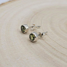 Charger l'image dans la galerie, Puces Péridot argent Familystones