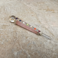 Charger l'image dans la galerie, Baguette Quartz Rose 7 chakras