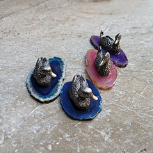 Charger l'image dans la galerie, Famille CoinCoin en étain sur Agates