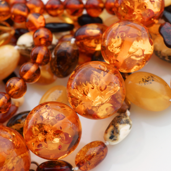 L'Ambre, Origine, Symbole et Vertus