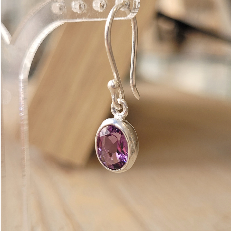 BOUCLES EN AMETHYSTE SUR ARGENT