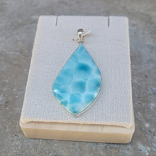 Charger l'image dans la galerie, Pendentif Larimar - Pièce UNIQUE
