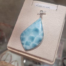 Charger l'image dans la galerie, Pendentif Larimar - Pièce UNIQUE
