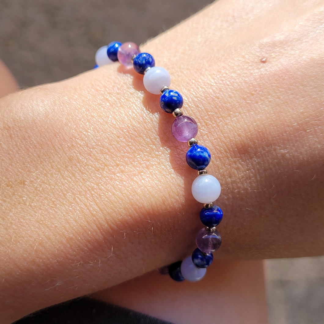 bracelet constellation , lapis lazuli, amethyste et calcedoine