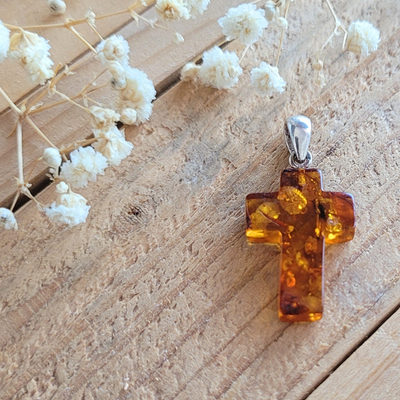 Croix en Ambre , pendentif monté sur Argent