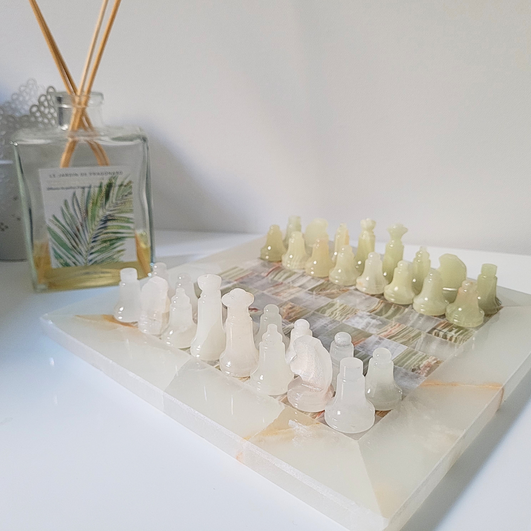 Jeu D'échecs En Pierre De Savon - Blanc-beige Et Rouge Veiné - Fabrication Artisanale