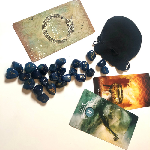 jeu de runes en agate bleue